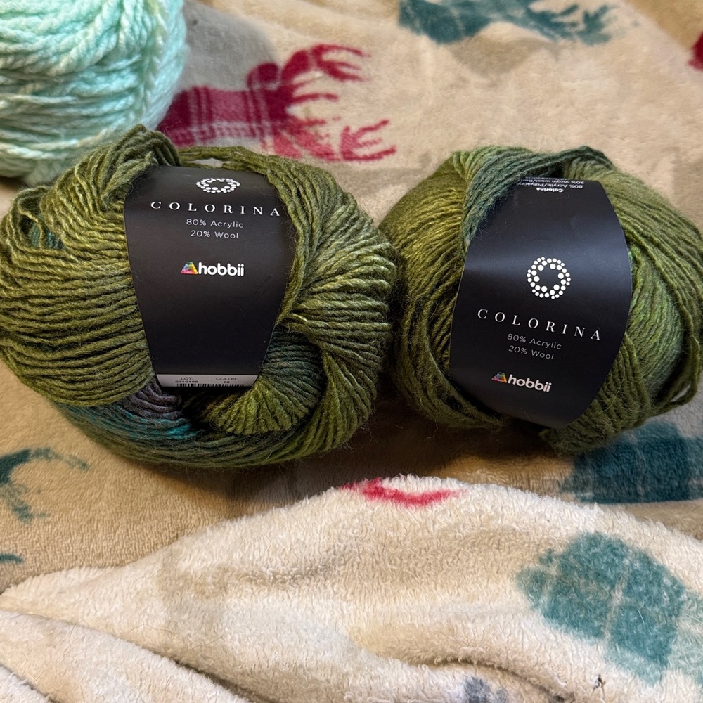 Hobbii Colorina Green Yarn